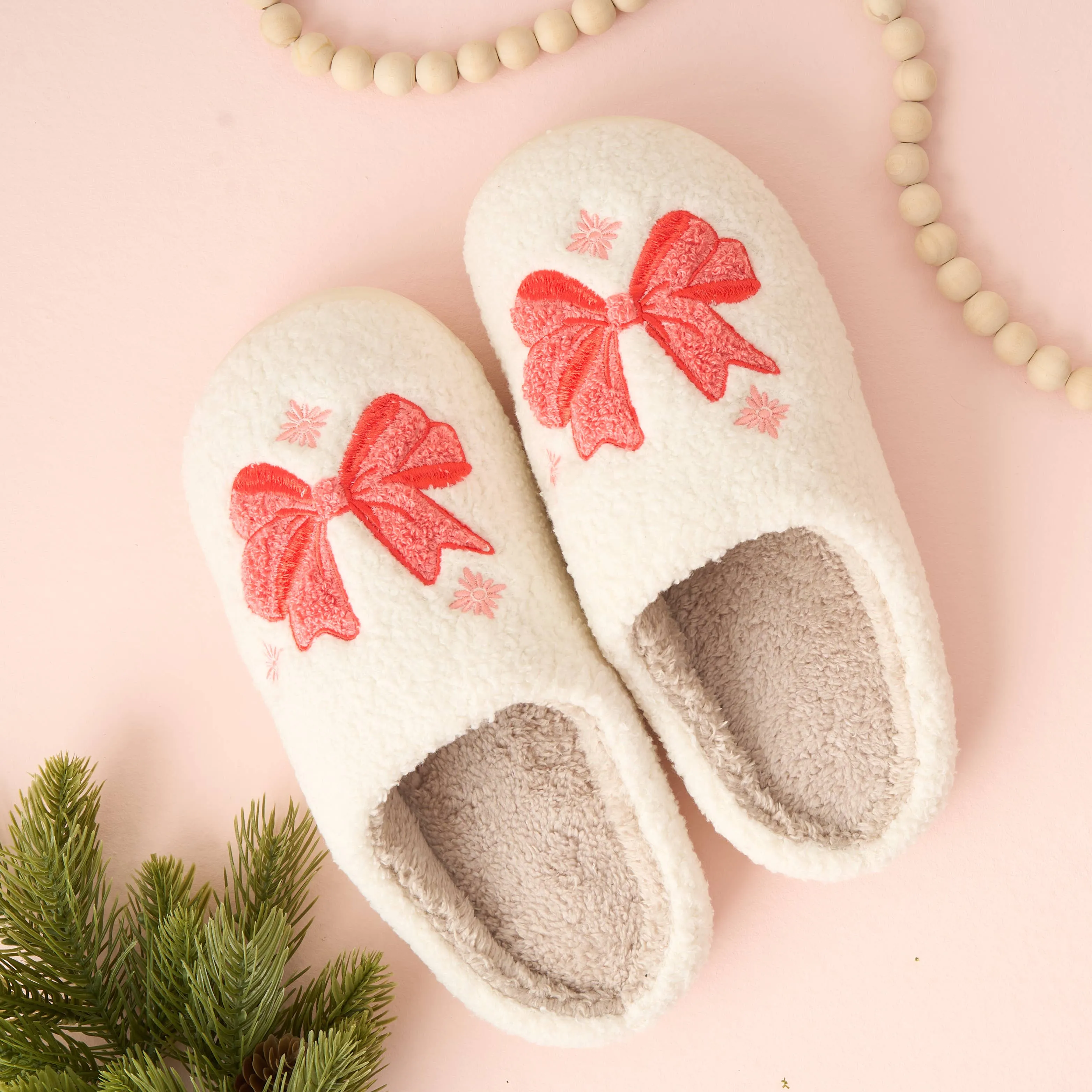 FUZZY HOLIDAY SLIPPERS | BOW