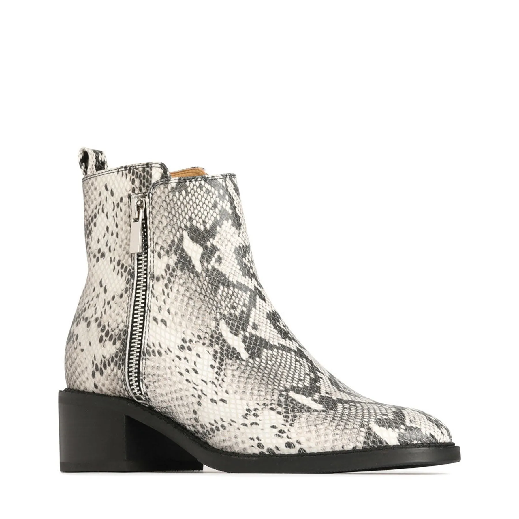 KENAI LEATHER ZIPPER ANKLE BOOTS