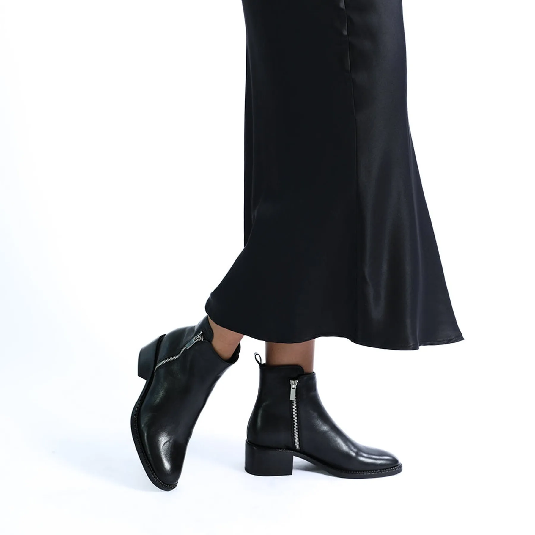 KENAI LEATHER ZIPPER ANKLE BOOTS