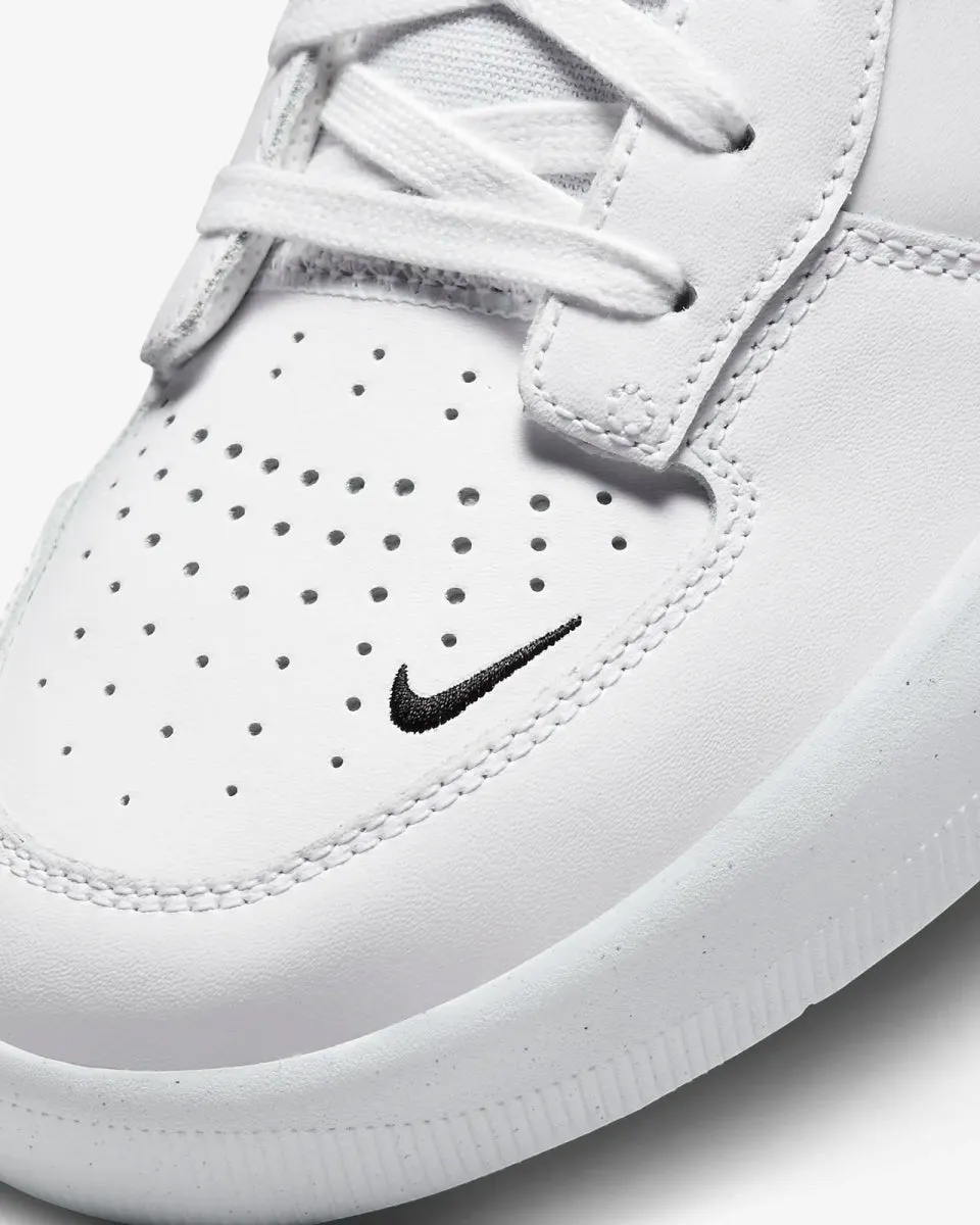 Nike SB Force 58 Premium in White/Black